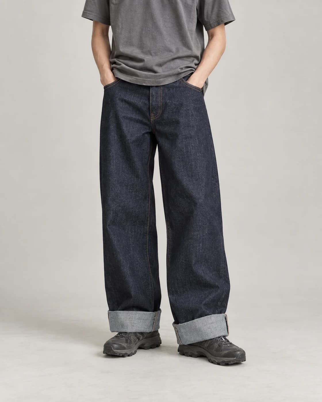Turn-Up Indigo Jeans in Raw indigo