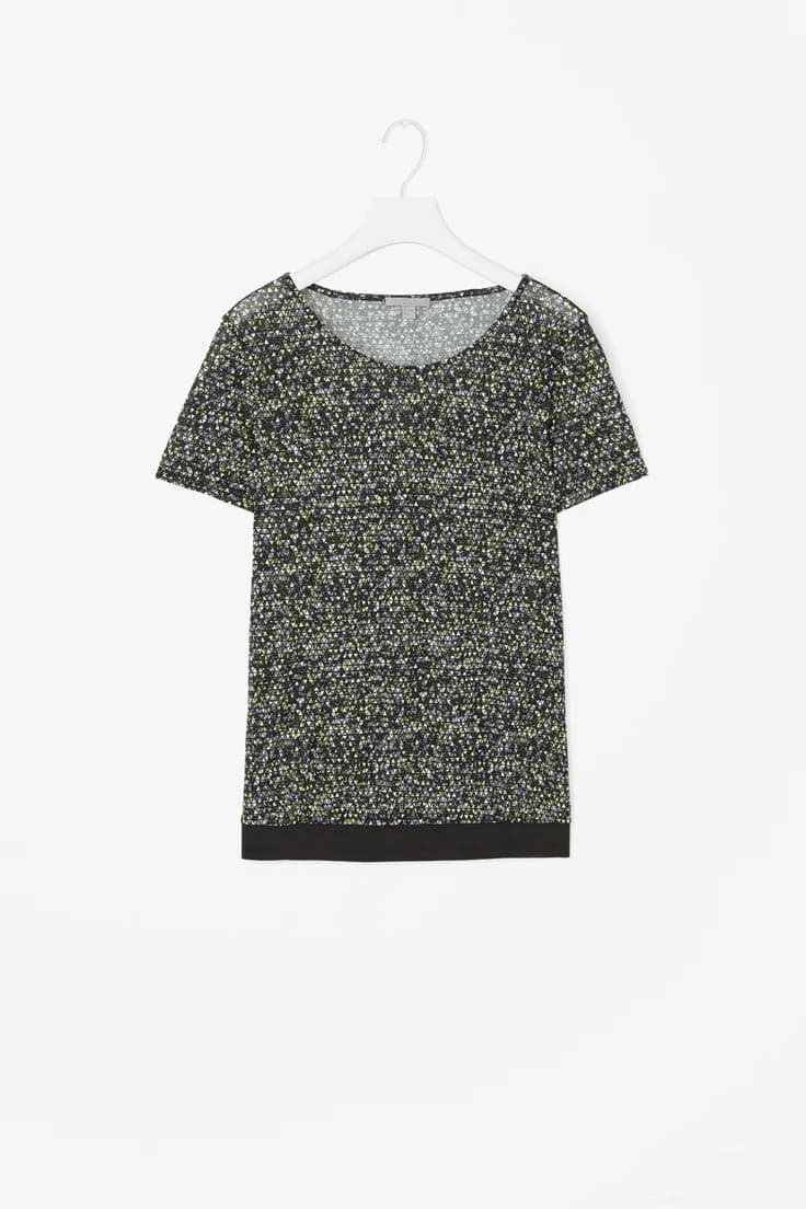 Printed Short-Sleeve Top in Black / white
