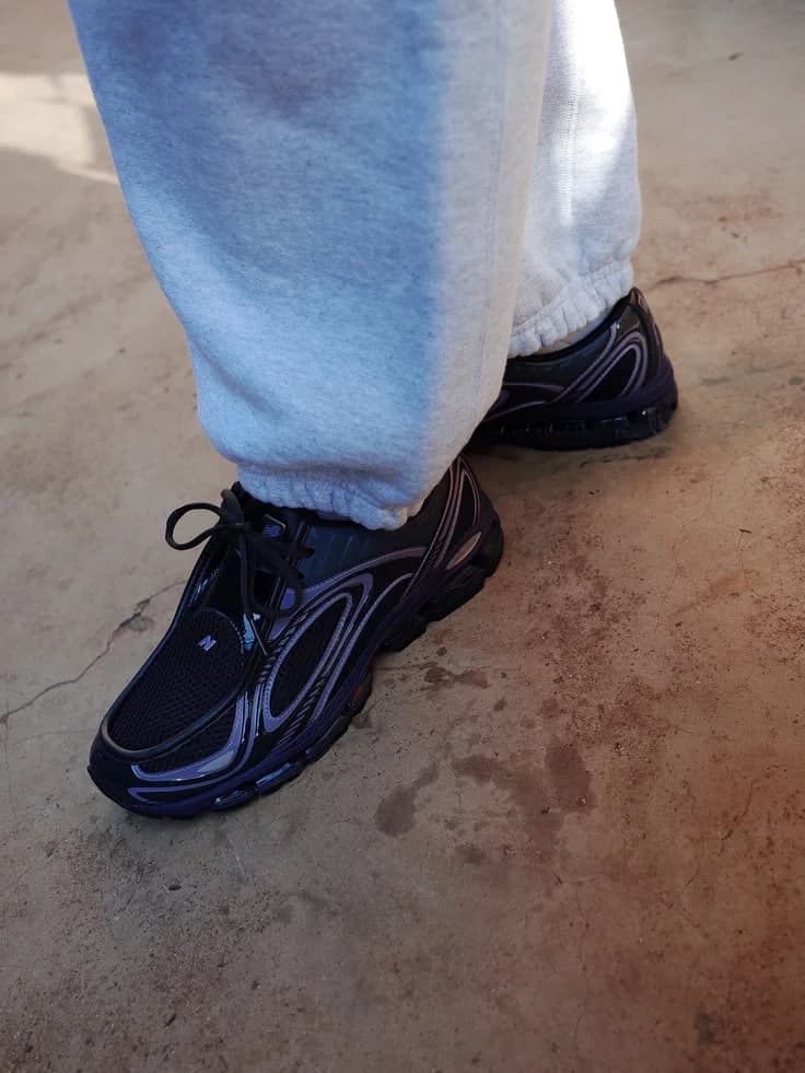 1890A Trainers in Navy