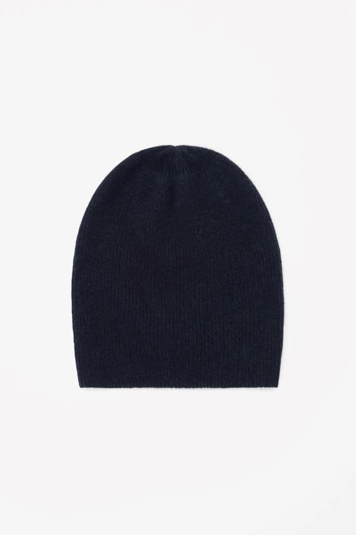Ribbed Cashmere Hat in Navy