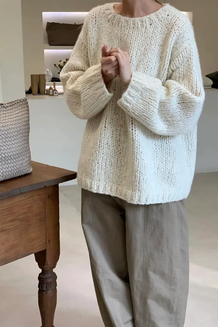 Cable Crewneck Jumper in Off-white