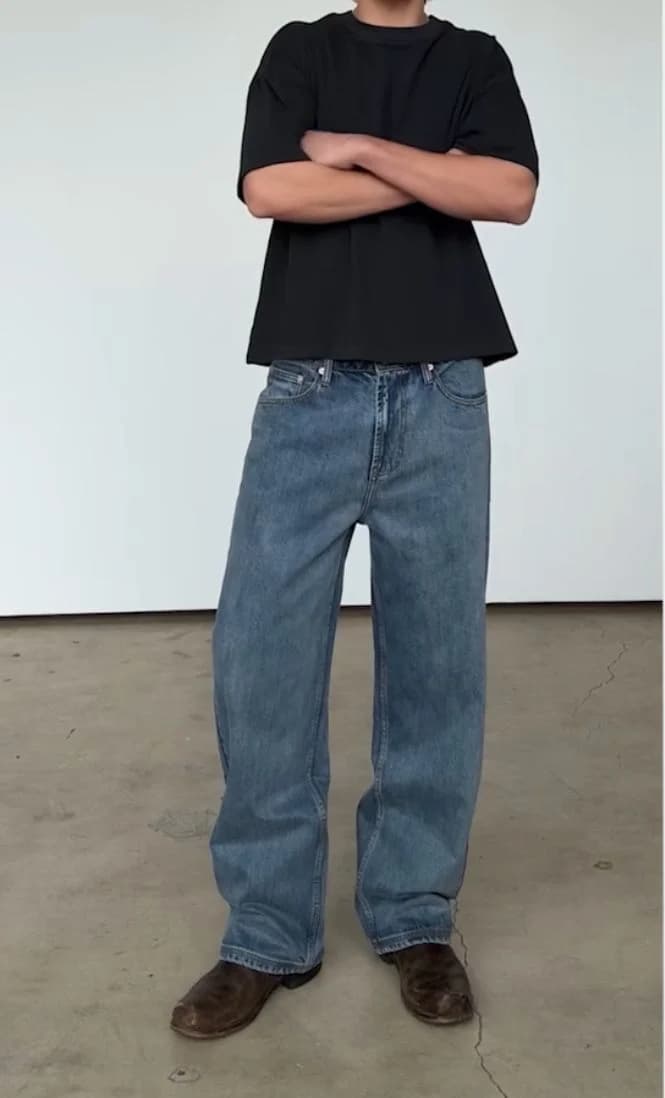 Super-Loose Jeans in Washed blue