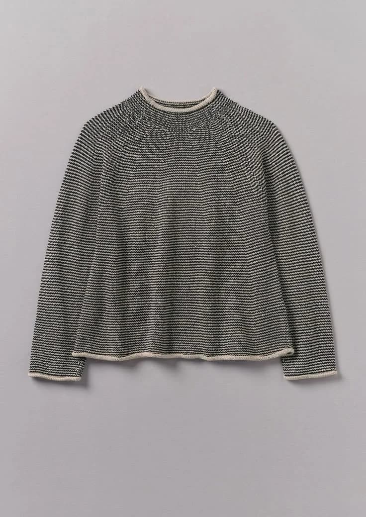 Relaxed Crewneck Knit in Navy / putty